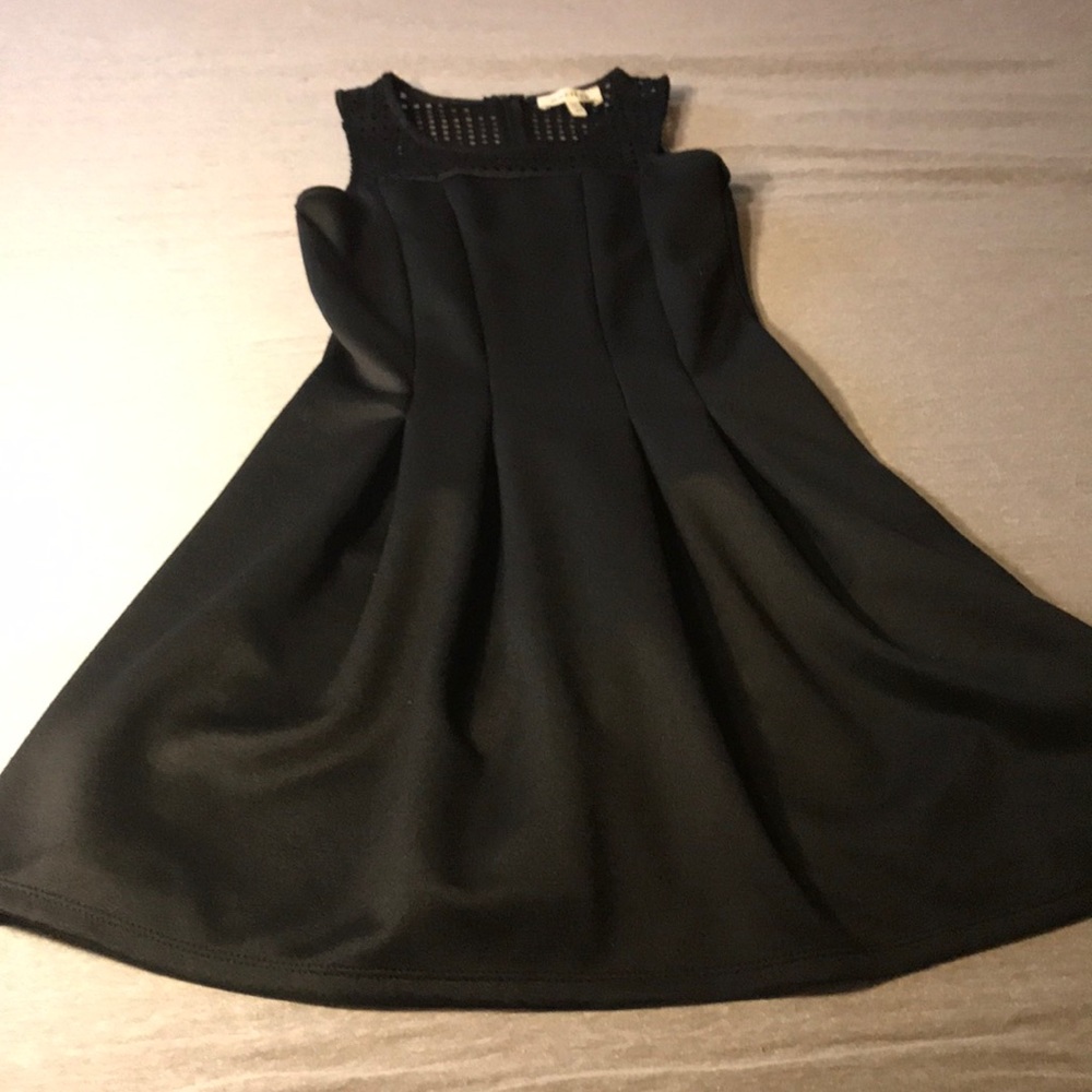 Xs black dress
